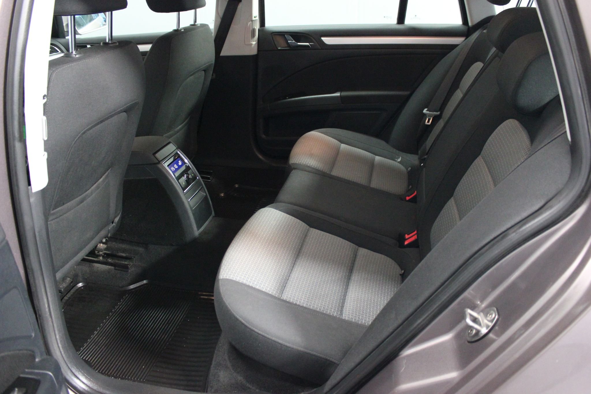 Škoda Superb Stasjonsvogn 2.0 TDI 4x4 DSG sekvensiell, 6-trinn, 140hk, 2013