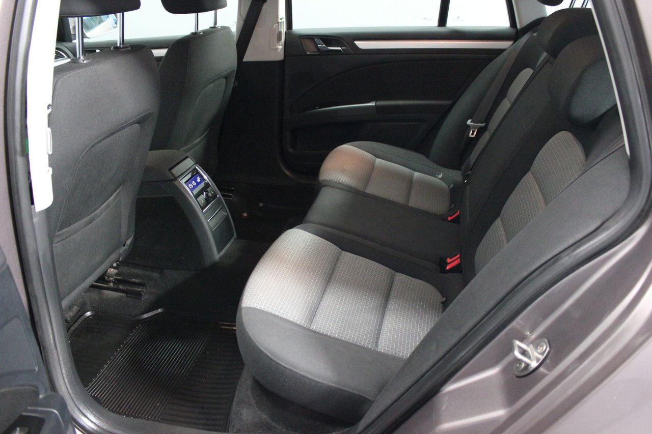 Škoda Superb Stasjonsvogn 2.0 TDI 4x4 DSG sekvensiell, 6-trinn, 140hk, 2013