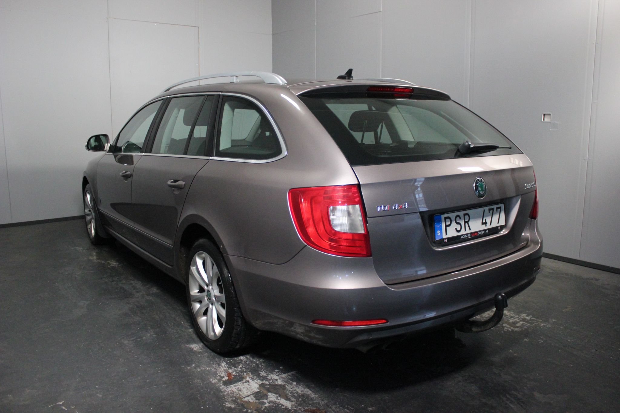 Škoda Superb Stasjonsvogn 2.0 TDI 4x4 DSG sekvensiell, 6-trinn, 140hk, 2013