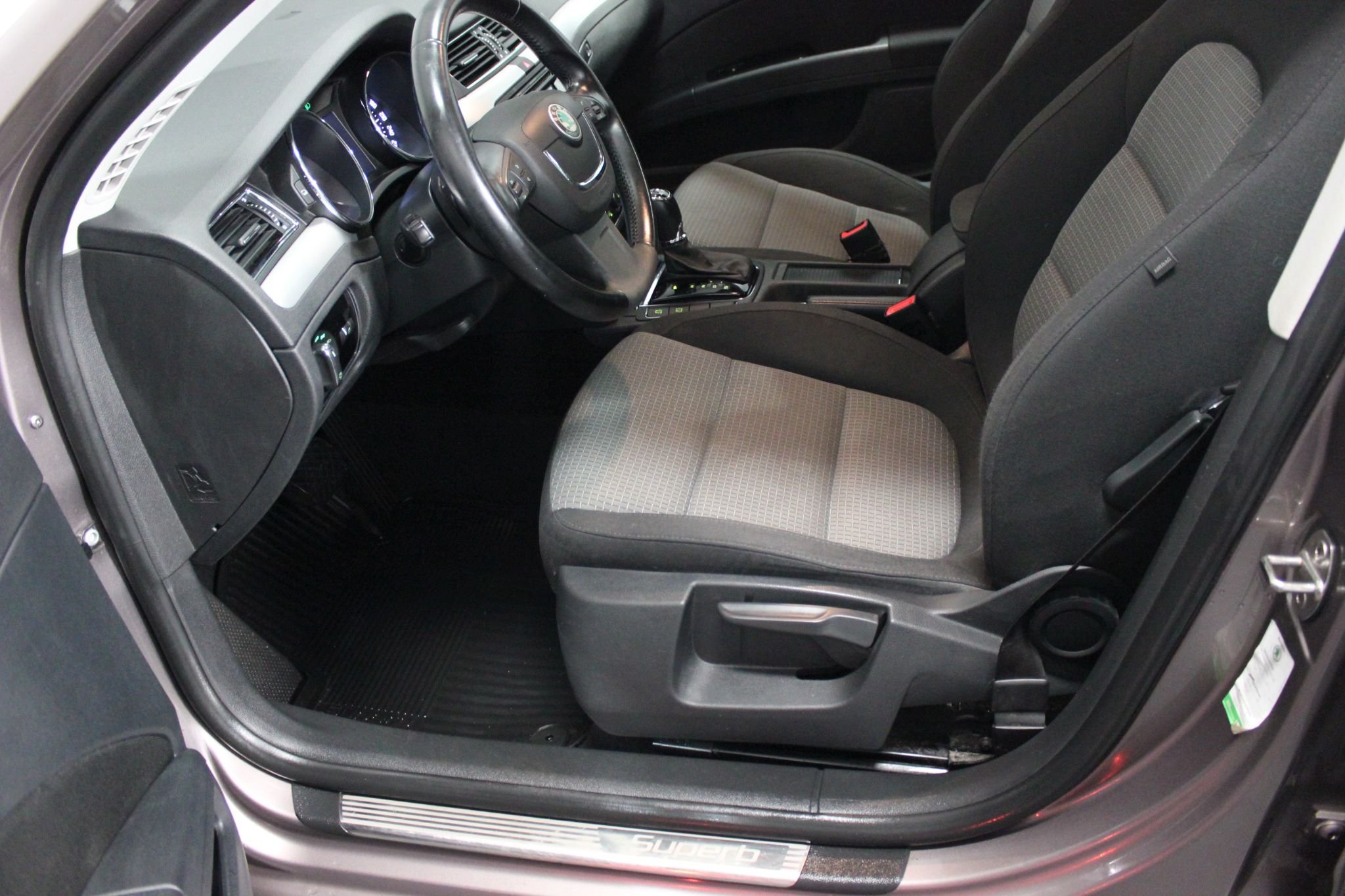 Škoda Superb Stasjonsvogn 2.0 TDI 4x4 DSG sekvensiell, 6-trinn, 140hk, 2013