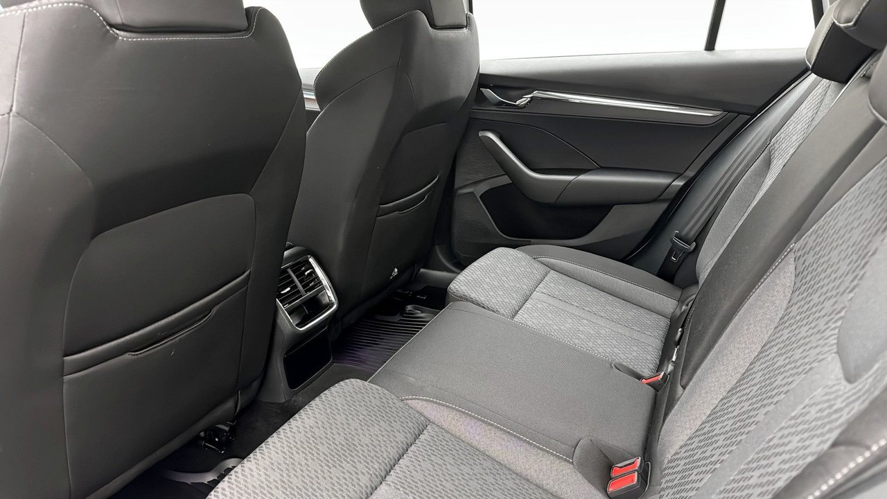 Škoda Octavia Combi iV DSG Sekventiell, 204hk, 2024