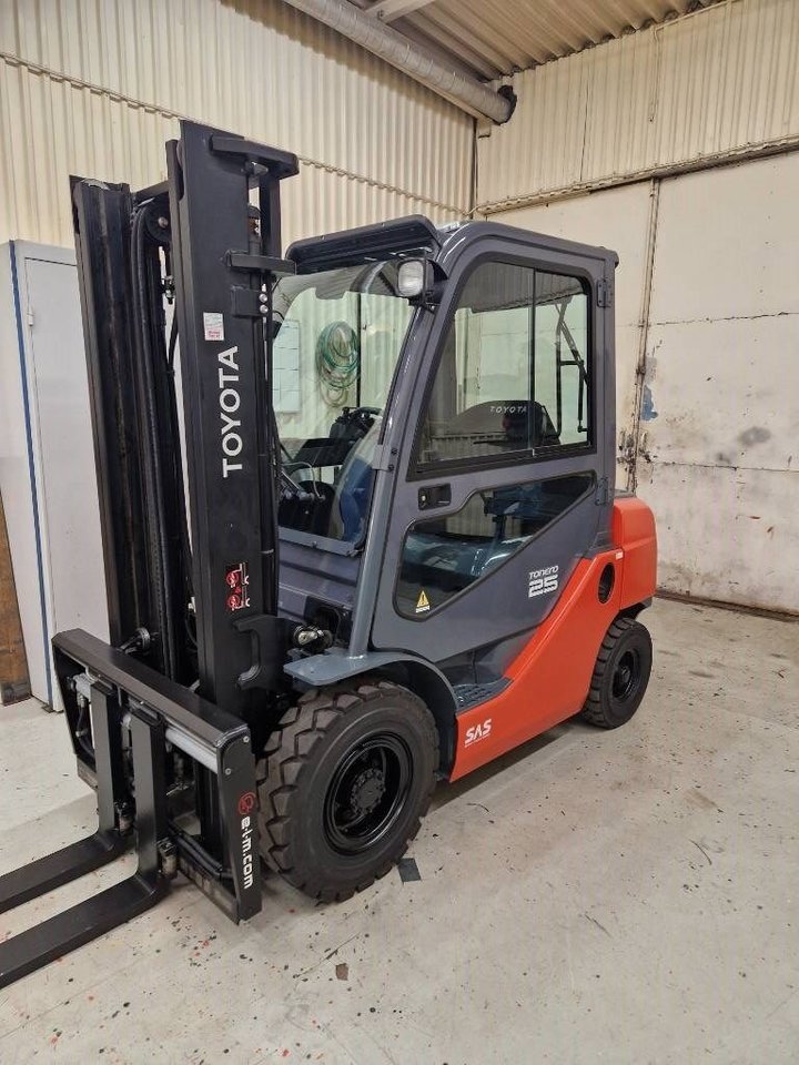 Toyota 8 FDF 25.  1620 Tim