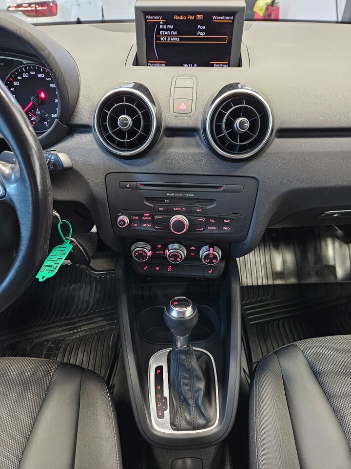 Audi A1 1.4 TFSI S Tronic, 122hp, 2011