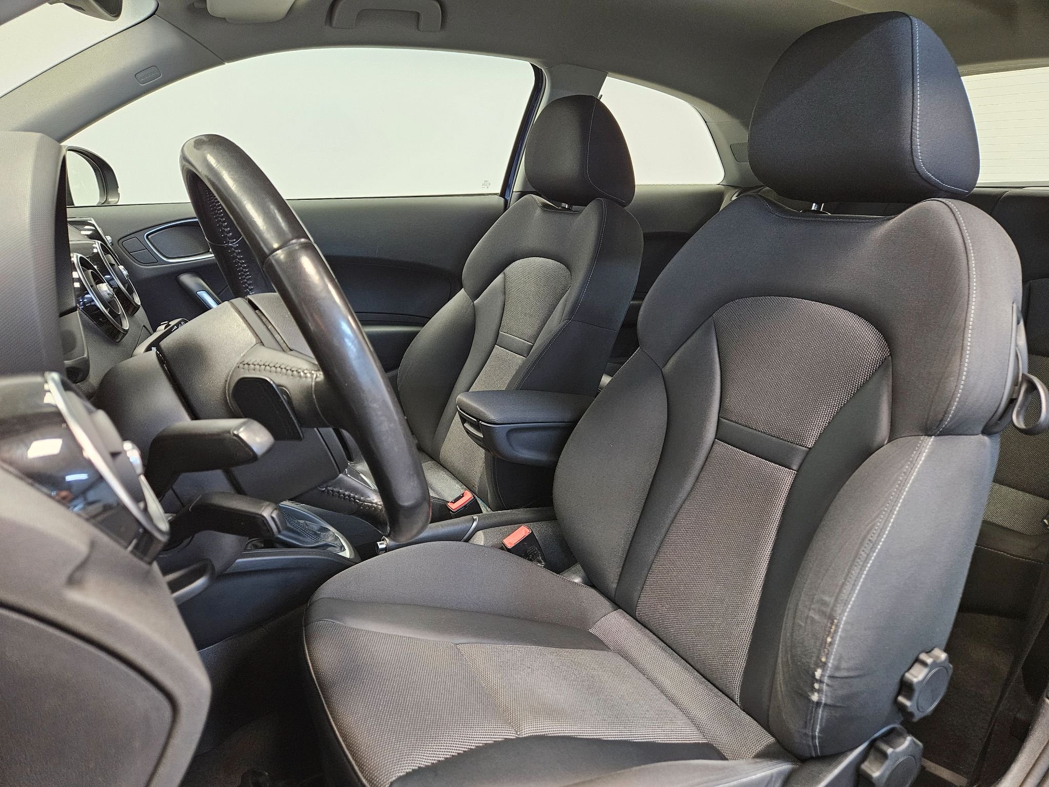 Audi A1 1.4 TFSI S Tronic, 122hp, 2011