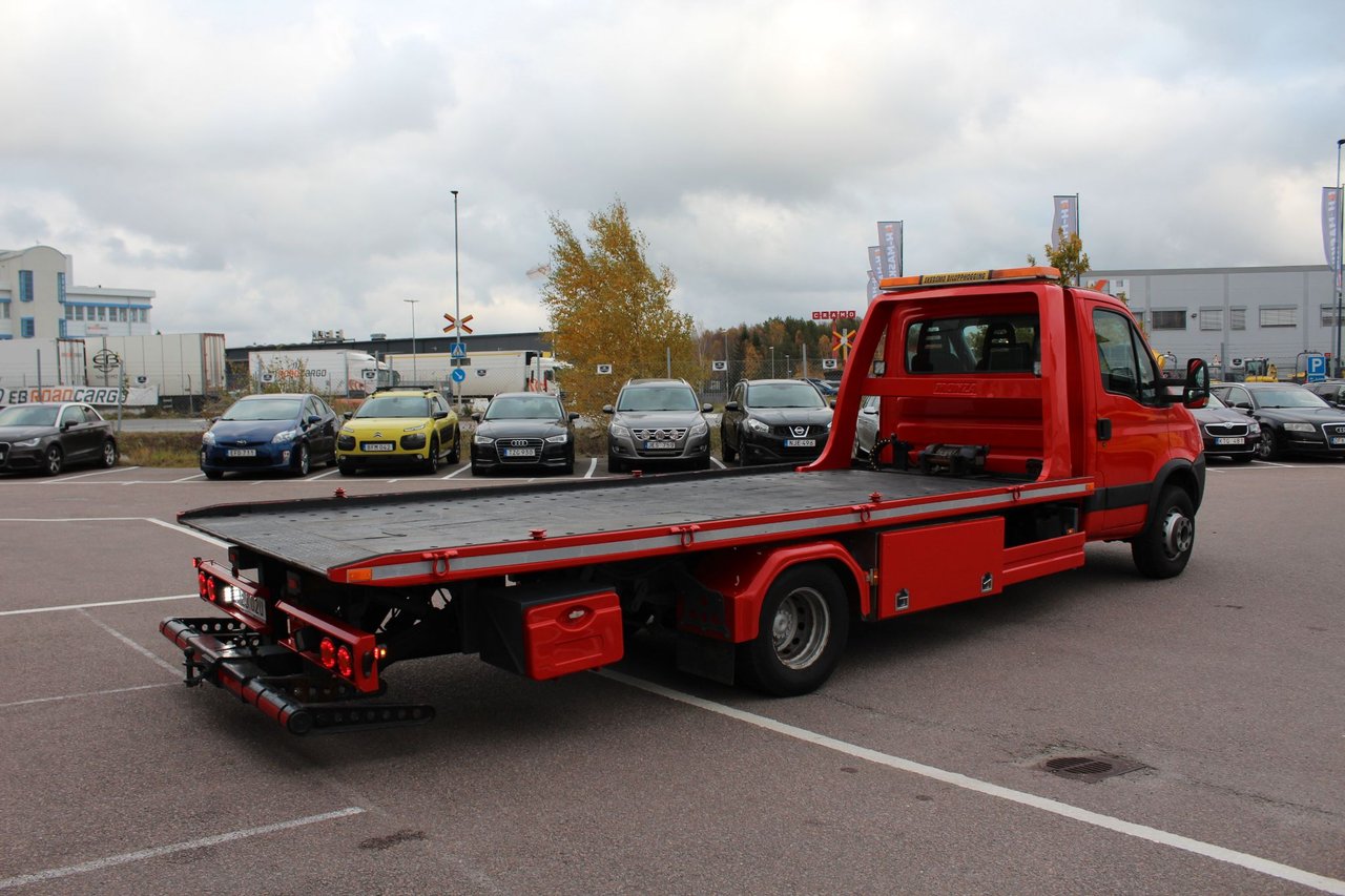 Iveco Daily 65C18 Karosseri Cab 3.0 HPT Manuell, 6-trinn, 176hk, 2009