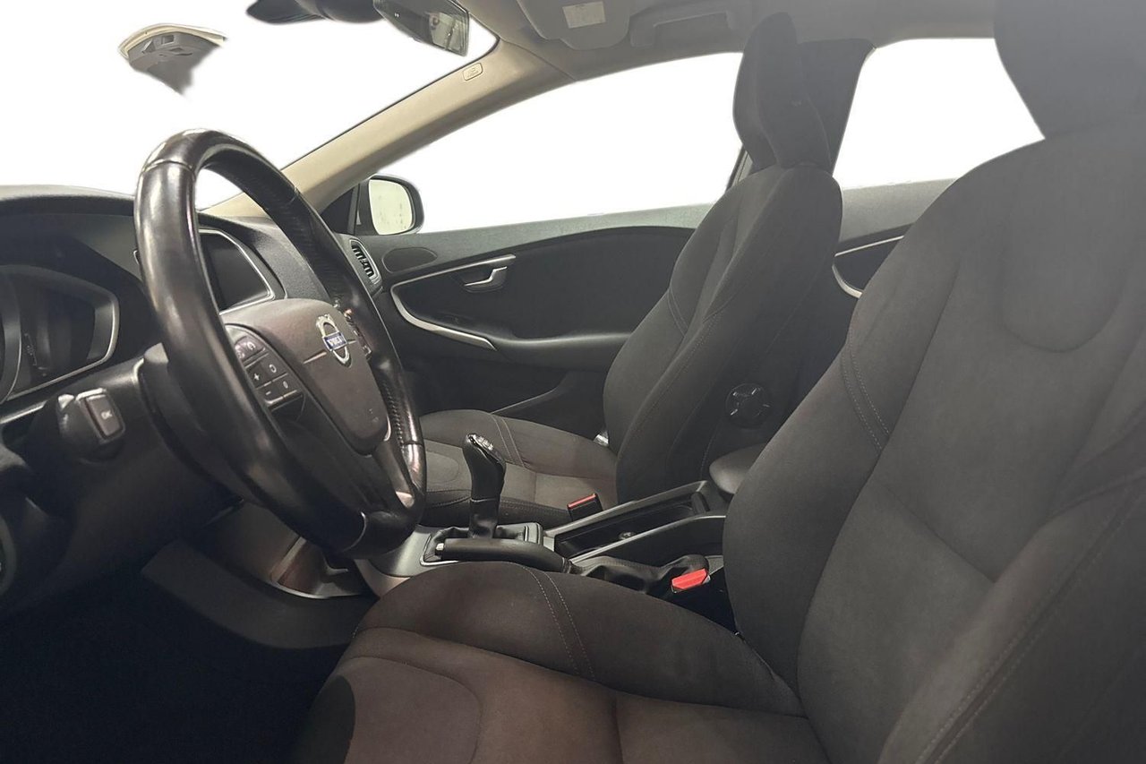 Volvo V40 T2 Manuell, 120hk, 2014