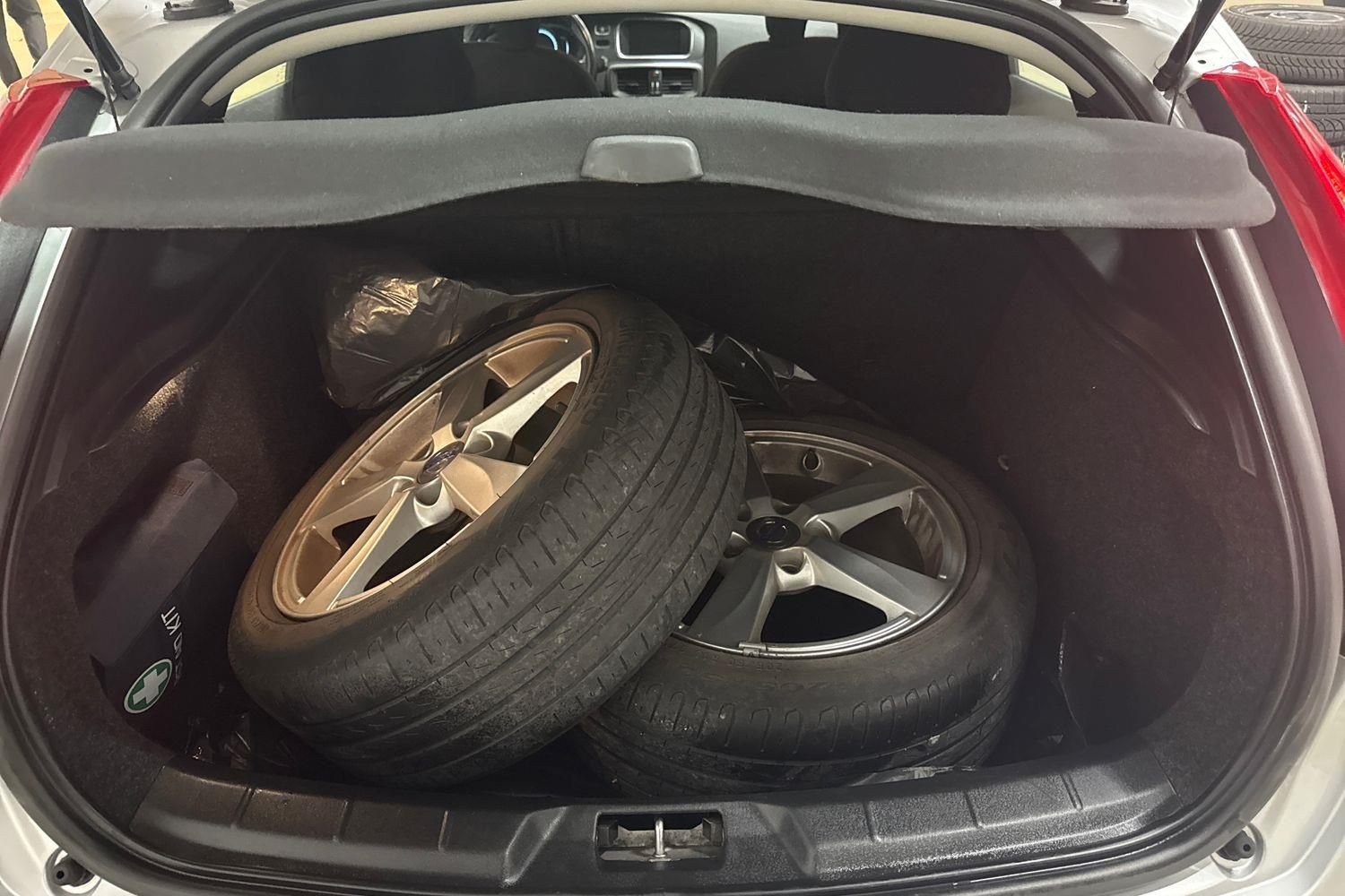 Volvo V40 T2 Manuell, 120hk, 2014