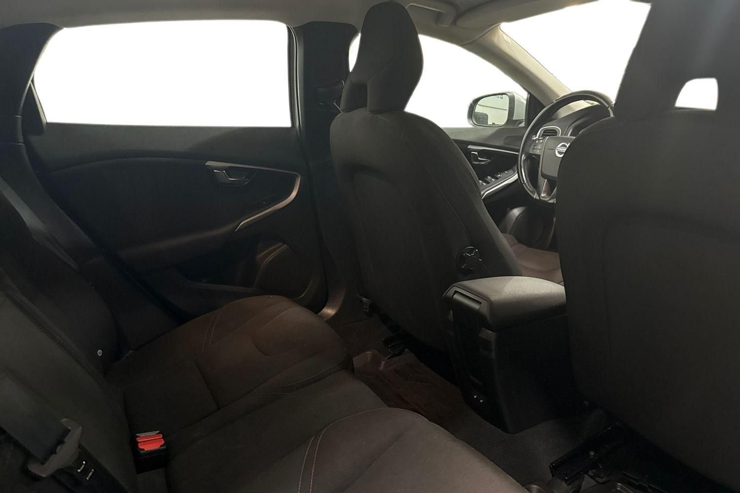 Volvo V40 T2 Manuell, 120hk, 2014