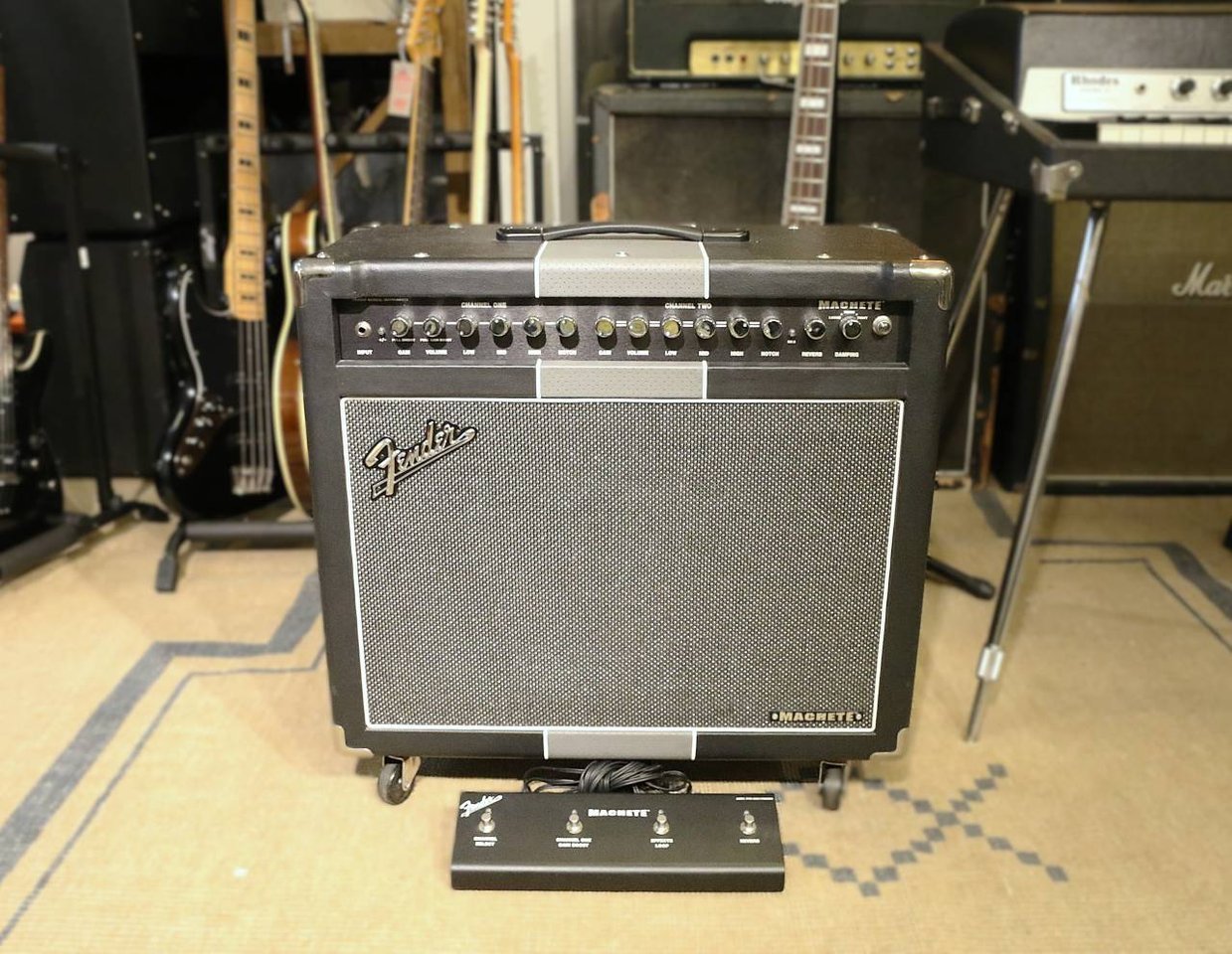 Begagnad Fender Machete förfö...