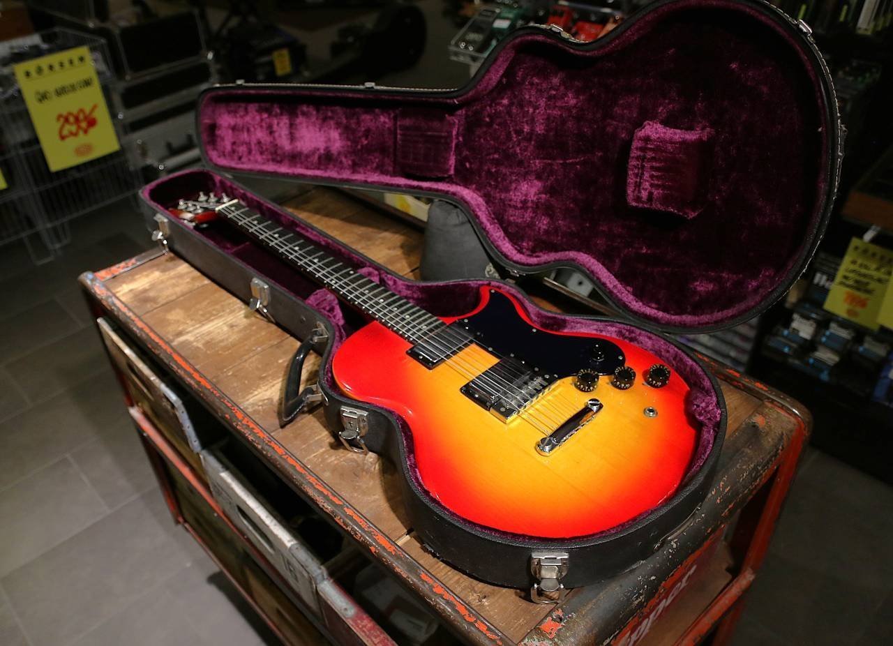 Begagnad Gibson L6S Custom fr...