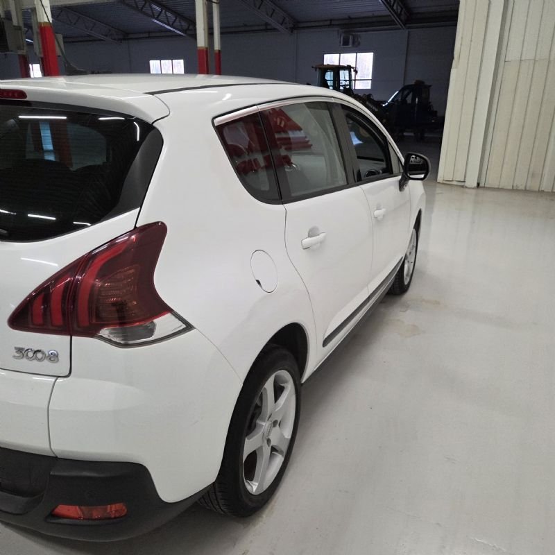 Peugeot 3008 1.6 BlueHDi EAT, 6-trinn, 120hk, 2016