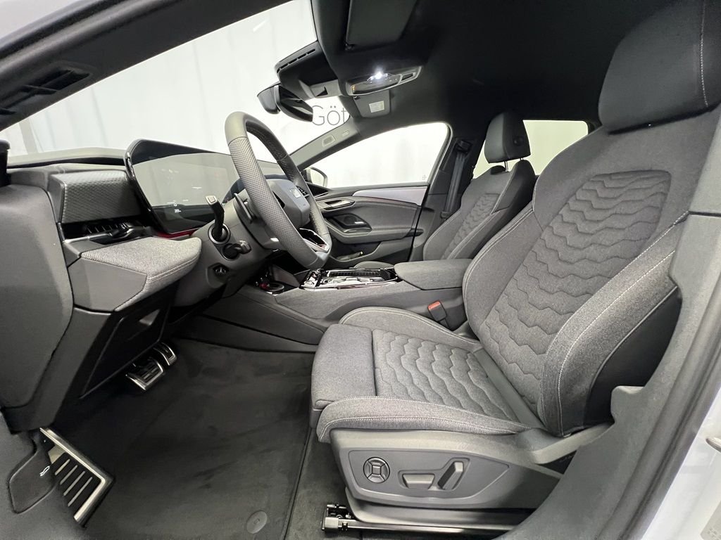 Audi A6 Avant e-tron quattro, 428hp, 2025