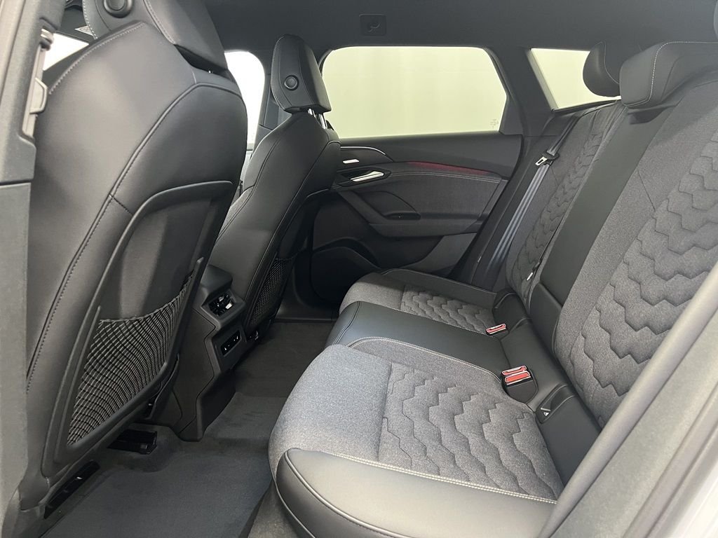 Audi A6 Avant e-tron quattro, 428hp, 2025