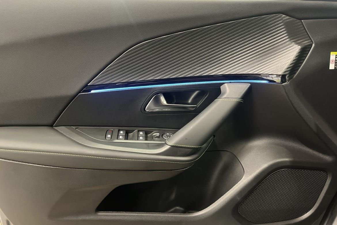 Peugeot 2008 1.2 PureTech 136 e-DSC, 136hk, 2024