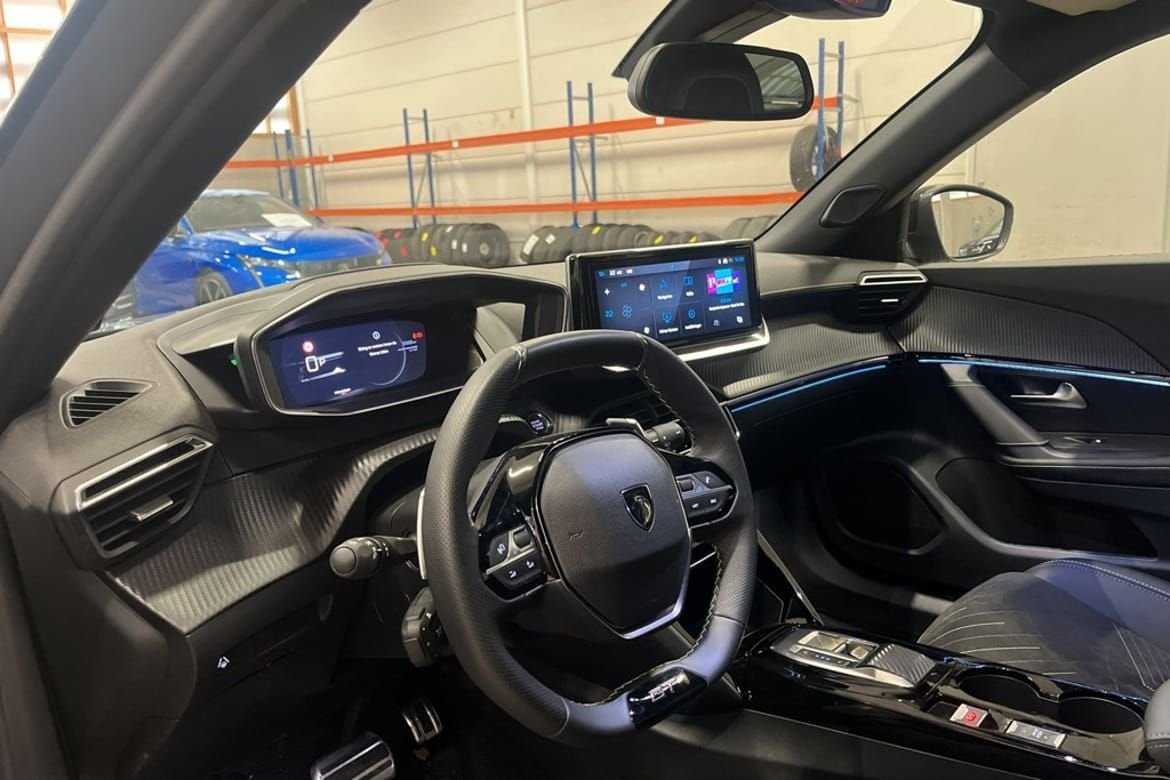 Peugeot 2008 1.2 PureTech 136 e-DSC, 136hk, 2024