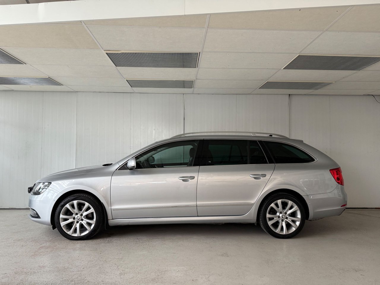 Škoda Superb Kombi 2.0 TDI 4x4 DSG Sekventiell, 170hk, 2014