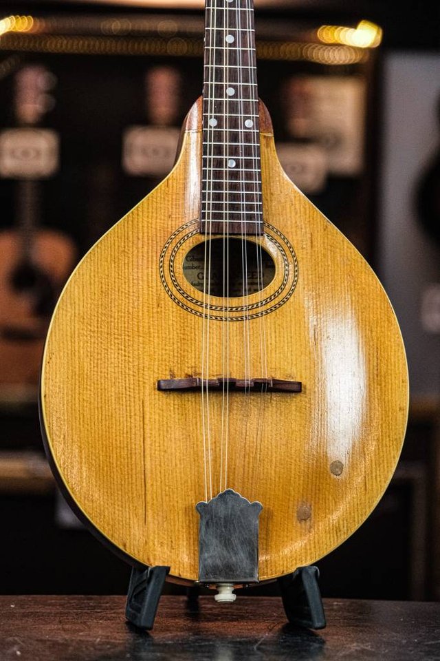 1918 Gibson A-1 Mandolin natural