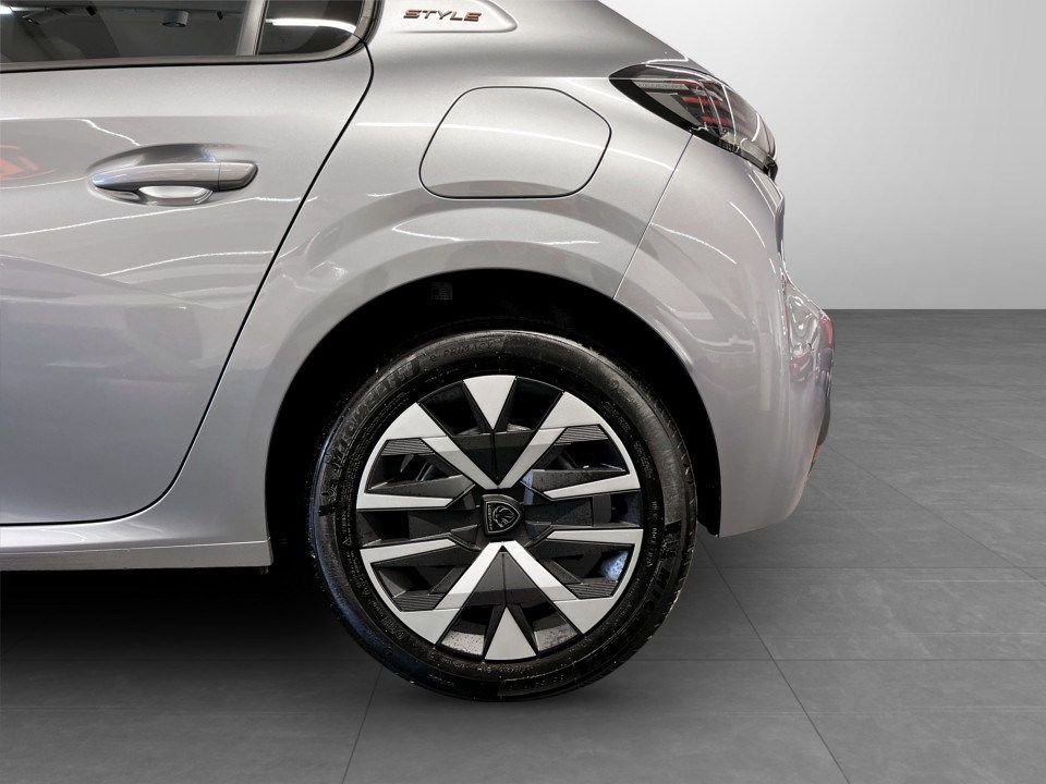 Peugeot 208 1.2 PureTech 100 Manual, 100hp, 2025