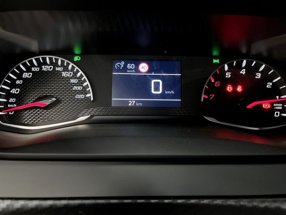 Peugeot 208 1.2 PureTech 100 Manual, 100hp, 2025