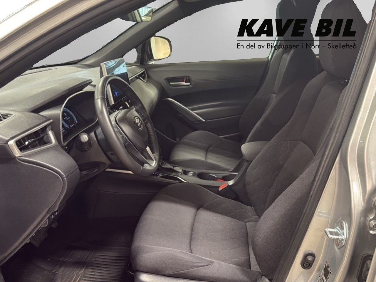 Toyota Corolla Cross Hybrid AWD-i e-CVT, 197hk, 2023