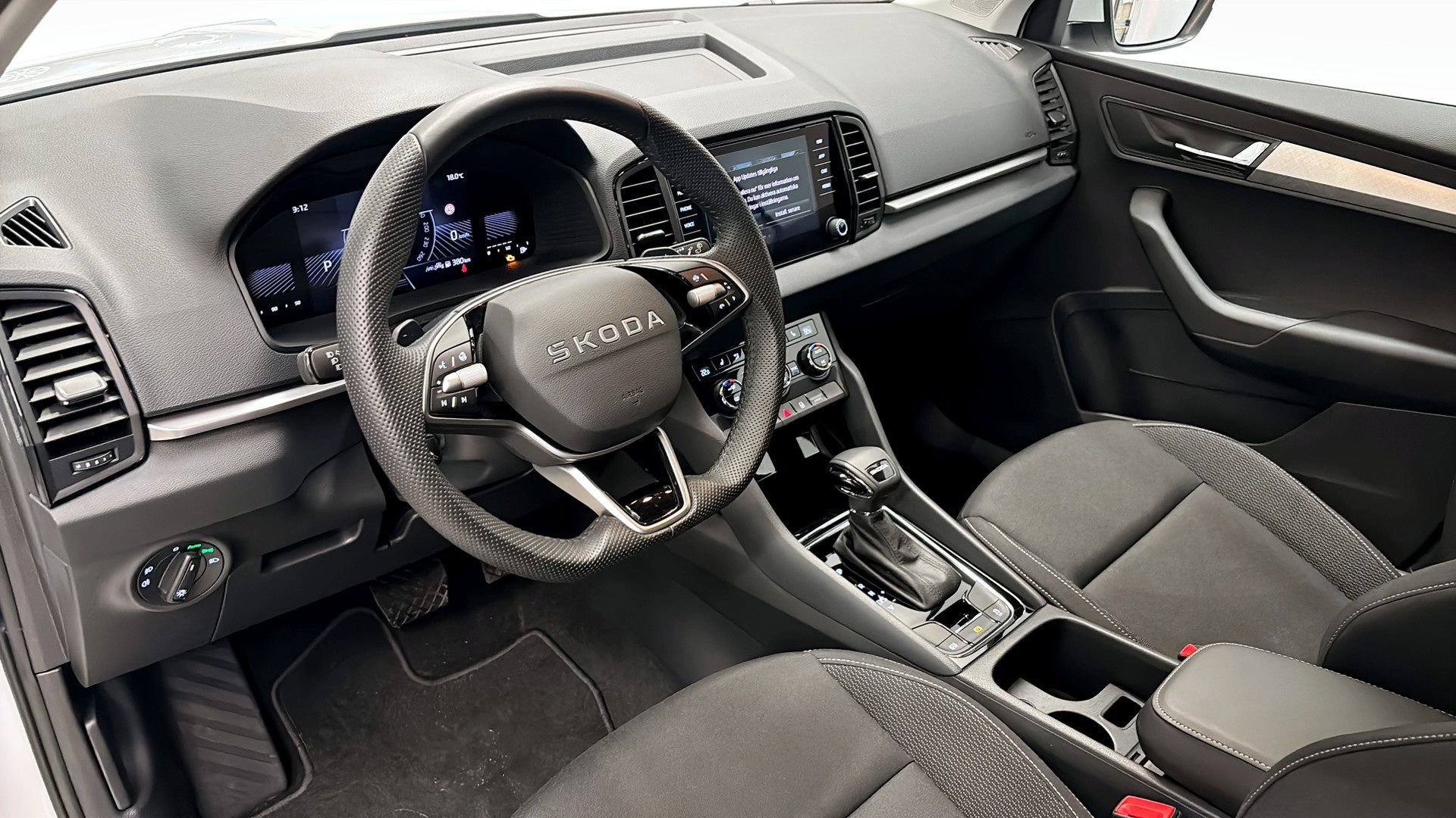 Škoda Karoq 1.5 TSI DSG Sequential, 150hp, 2025