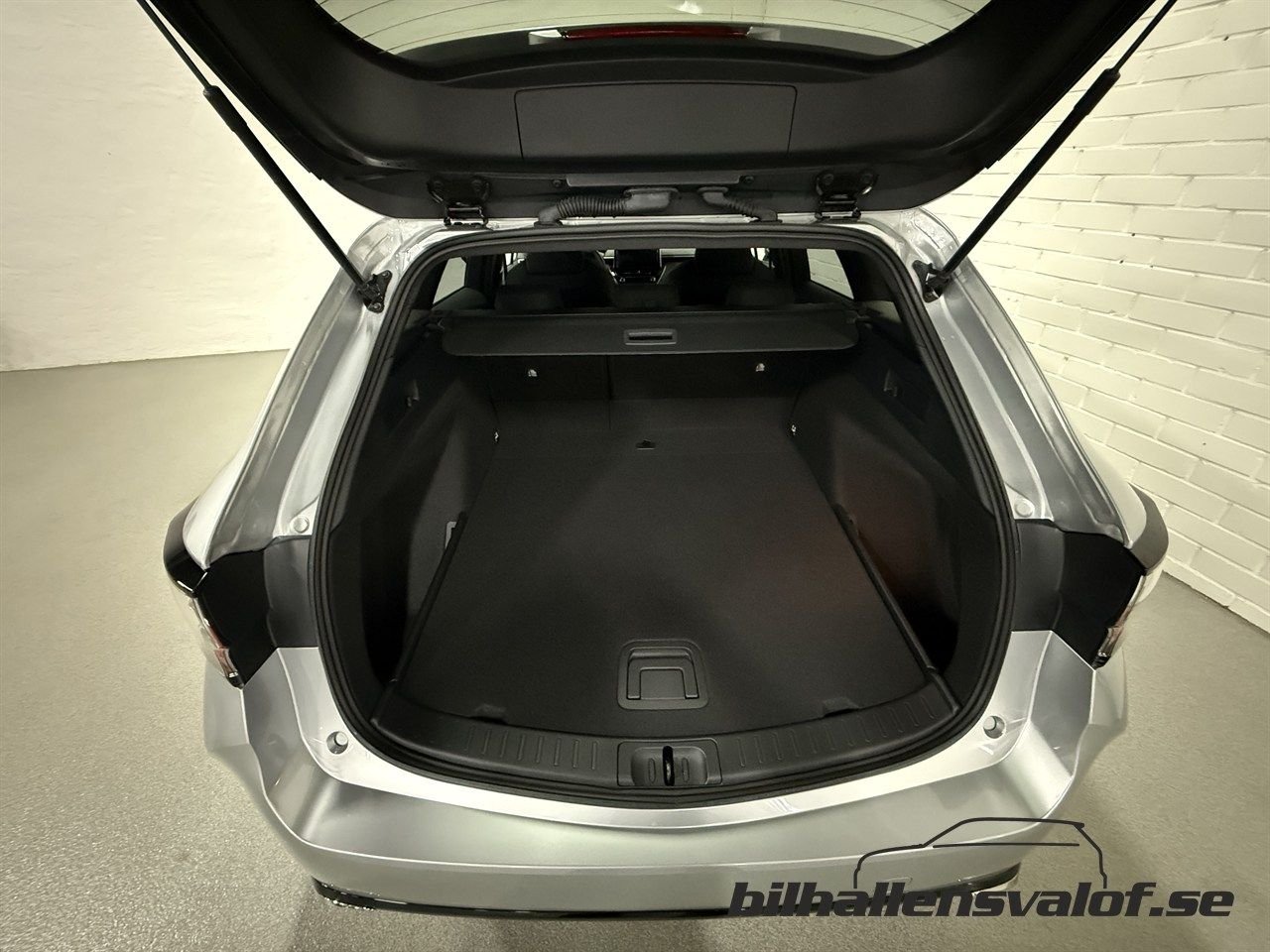 Suzuki Swace Hybrid e-CVT, 140hp, 2025