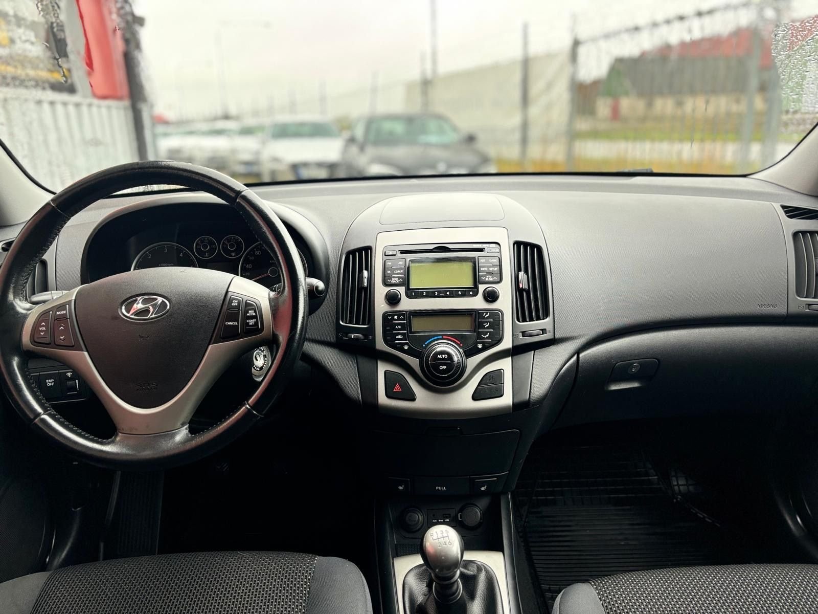 Hyundai i30cw 1.6 CRDi Manual, 116hp, 2010