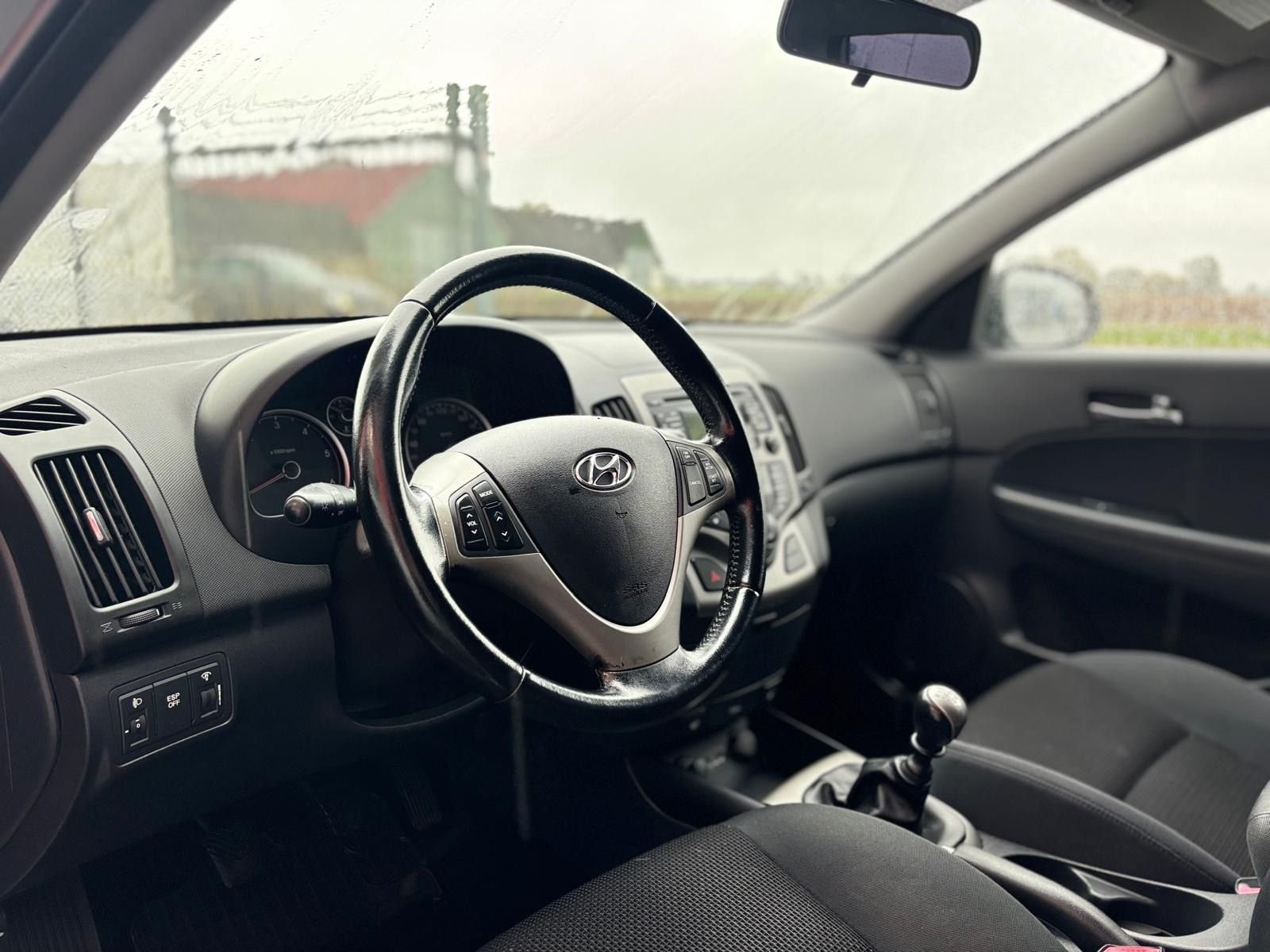 Hyundai i30cw 1.6 CRDi Manual, 116hp, 2010