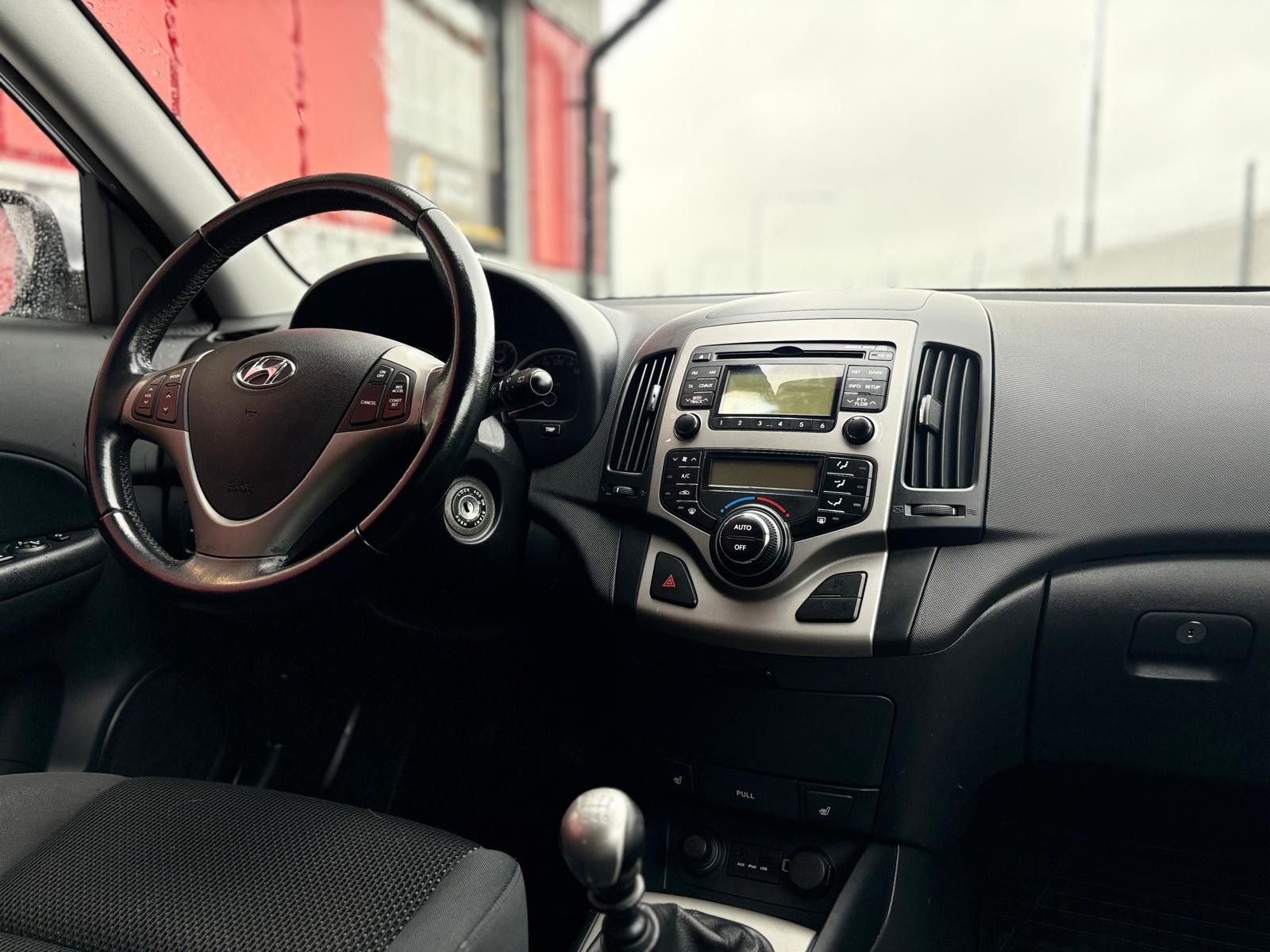 Hyundai i30cw 1.6 CRDi Manual, 116hp, 2010