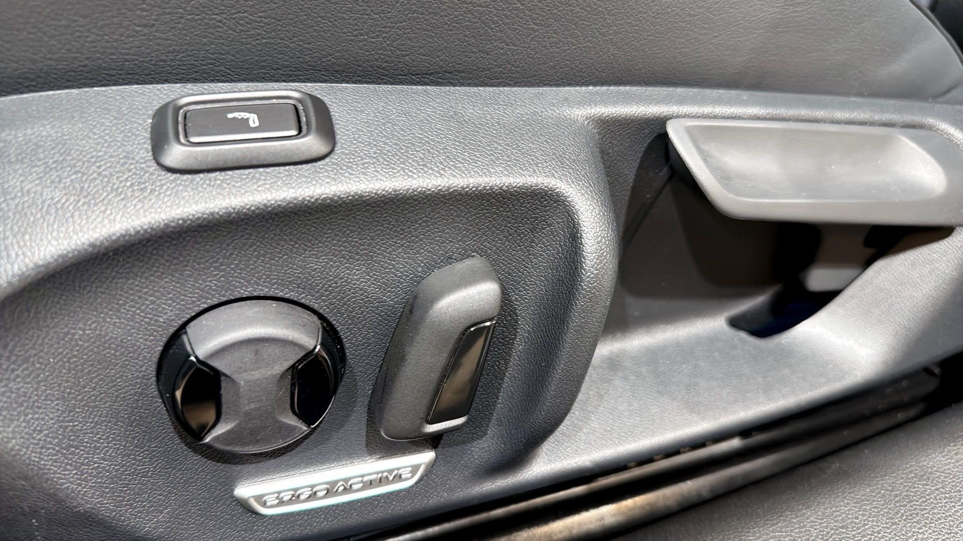 Volkswagen Passat Sportscombi 2.0 TDI DPF SCR 4Motion DSG Sekventiell, 193hk, 2025