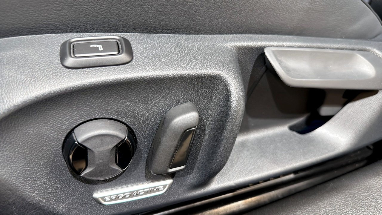 Volkswagen Passat Sportscombi 2.0 TDI DPF SCR 4Motion DSG Sekventiell, 193hk, 2025