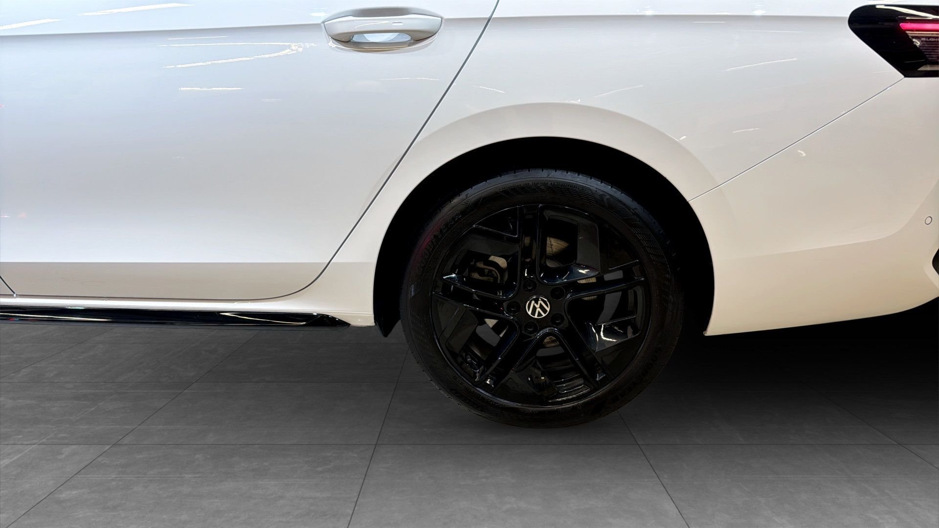 Volkswagen Passat Sportscombi 2.0 TDI DPF SCR 4Motion DSG Sekventiell, 193hk, 2025