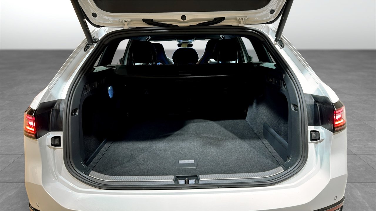 Volkswagen Passat Sportscombi 2.0 TDI DPF SCR 4Motion DSG Sekventiell, 193hk, 2025