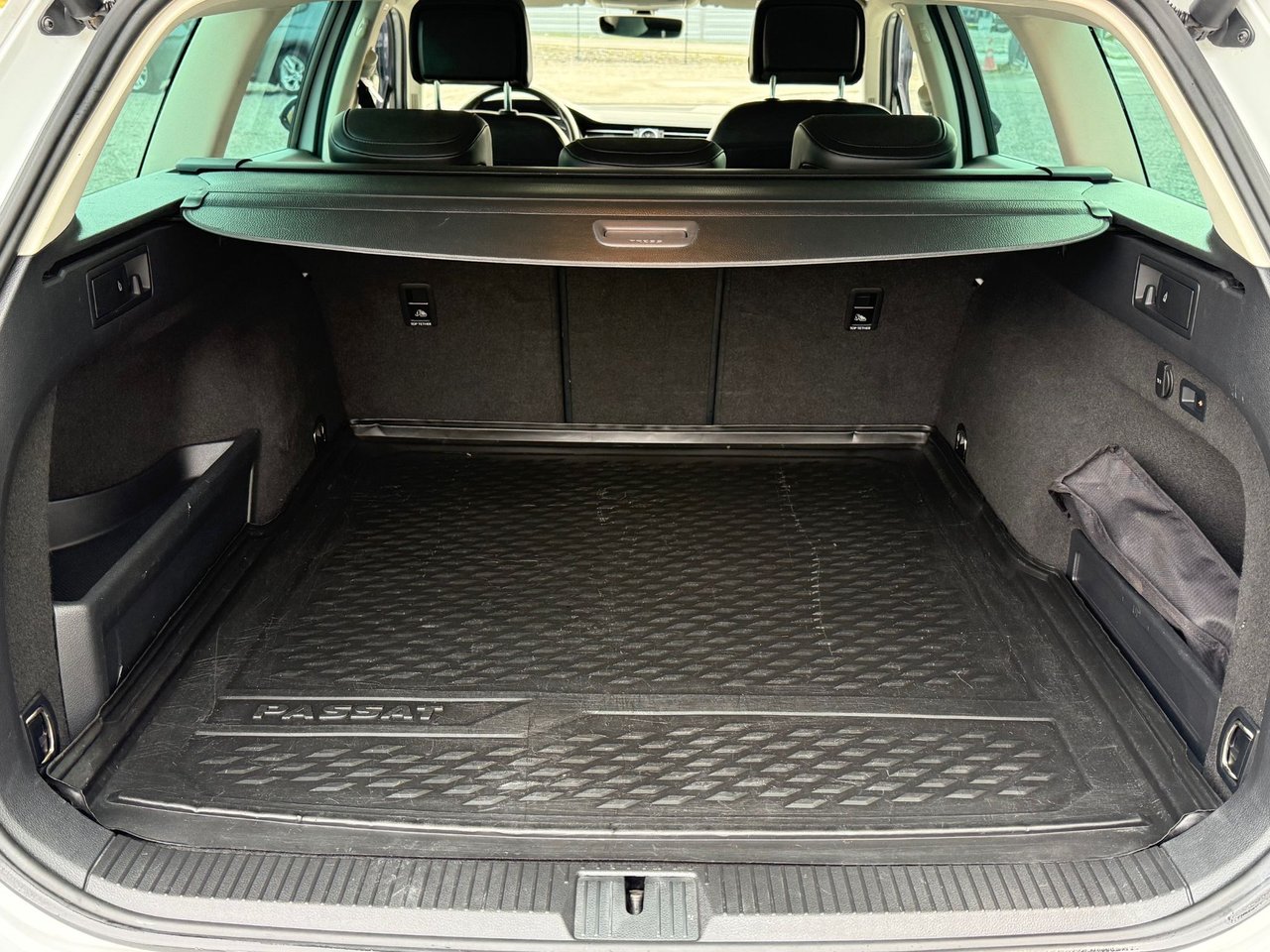 Volkswagen Passat Sportscombi 2.0 TDI DPF SCR BMT 4Motion DSG Sekventiell, 190hk, 2015