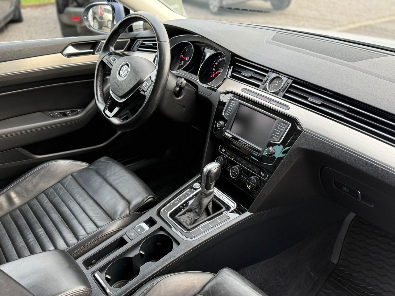 Volkswagen Passat Sportscombi 2.0 TDI DPF SCR BMT 4Motion DSG Sekventiell, 190hk, 2015