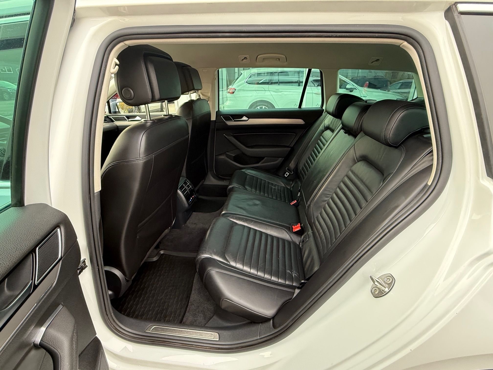 Volkswagen Passat Sportscombi 2.0 TDI DPF SCR BMT 4Motion DSG Sekventiell, 190hk, 2015