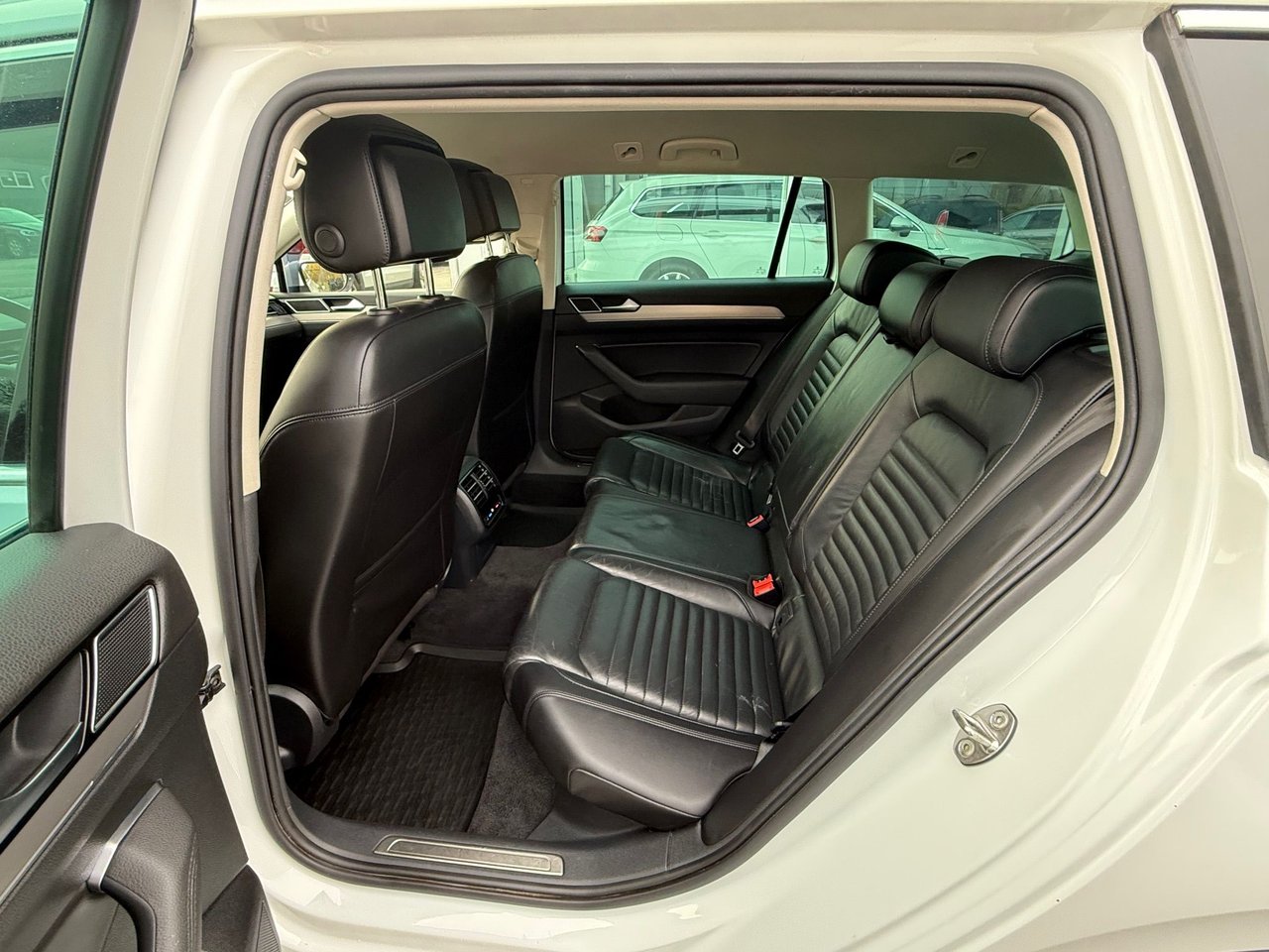 Volkswagen Passat Sportscombi 2.0 TDI DPF SCR BMT 4Motion DSG Sekventiell, 190hk, 2015