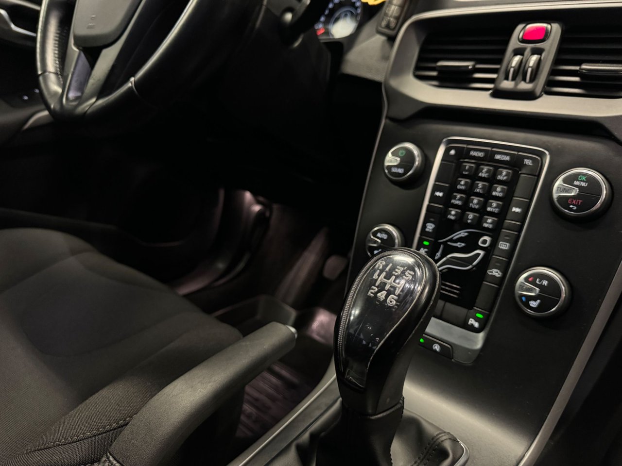 Volvo V40 D2 Manuell, 115hk, 2015