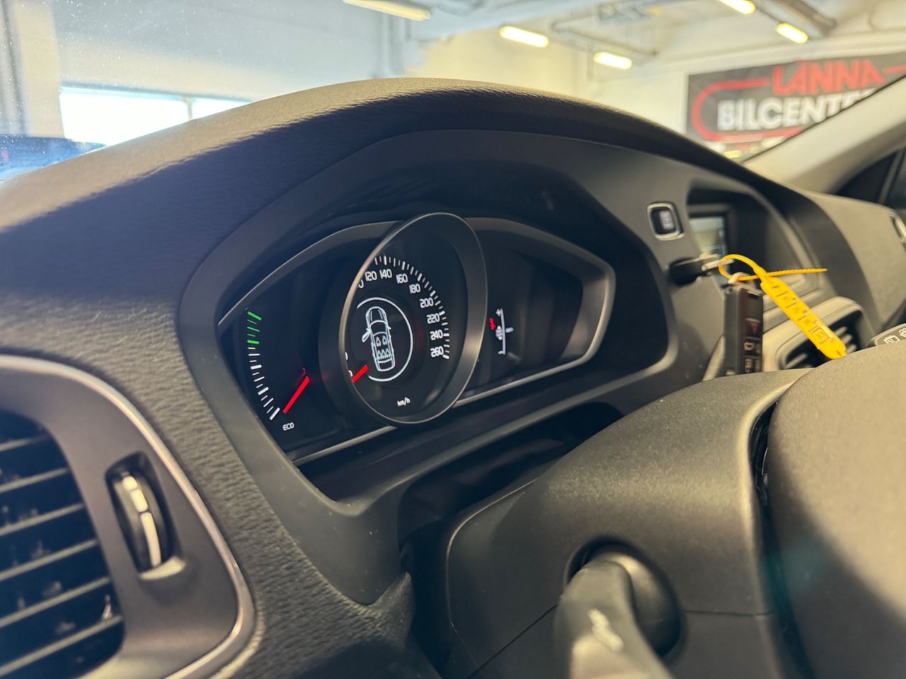 Volvo V40 D2 Manuell, 115hk, 2015