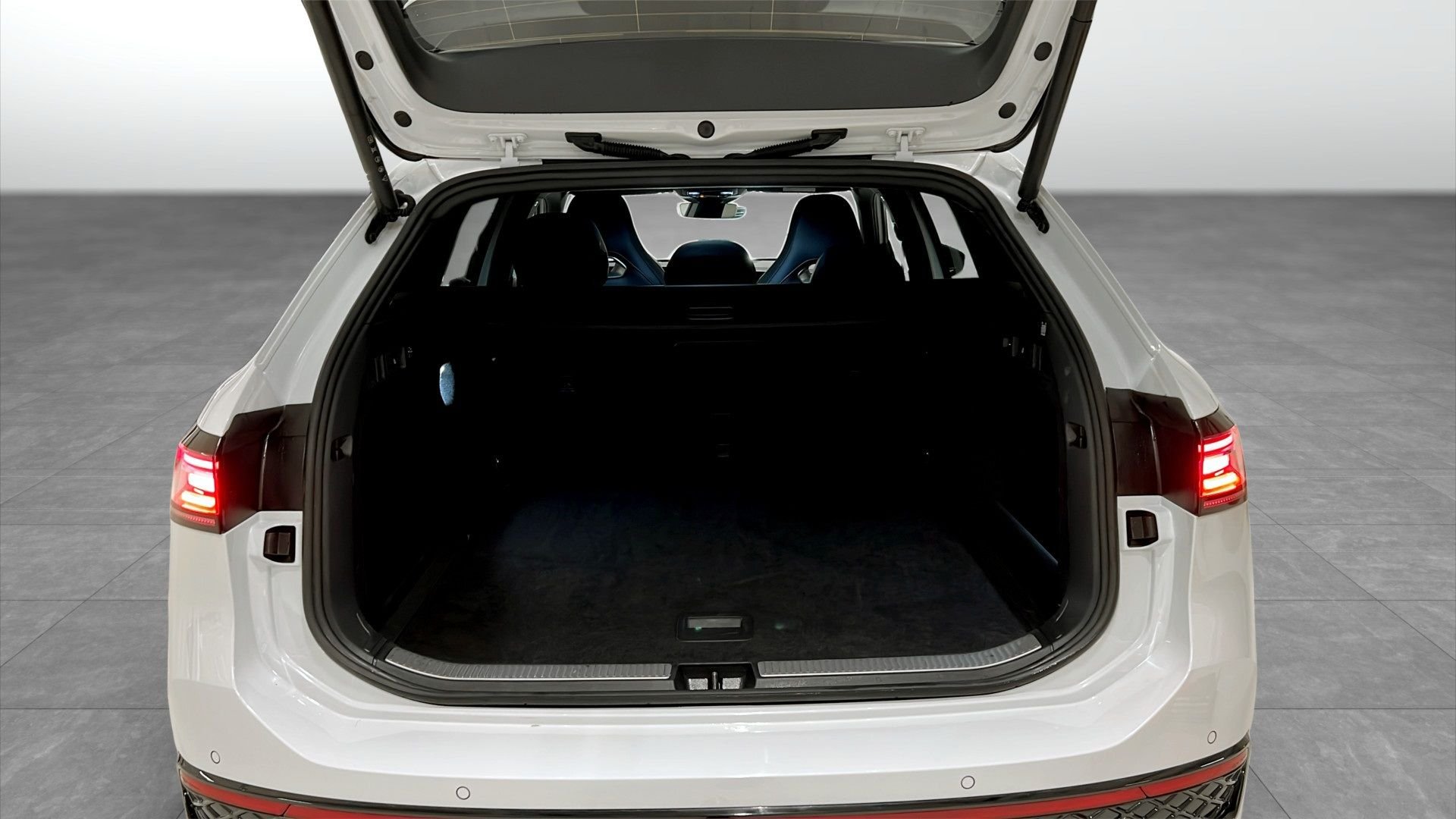 Volkswagen Passat Sportscombi 2.0 TDI DPF SCR 4Motion DSG Sekventiell, 193hk, 2025