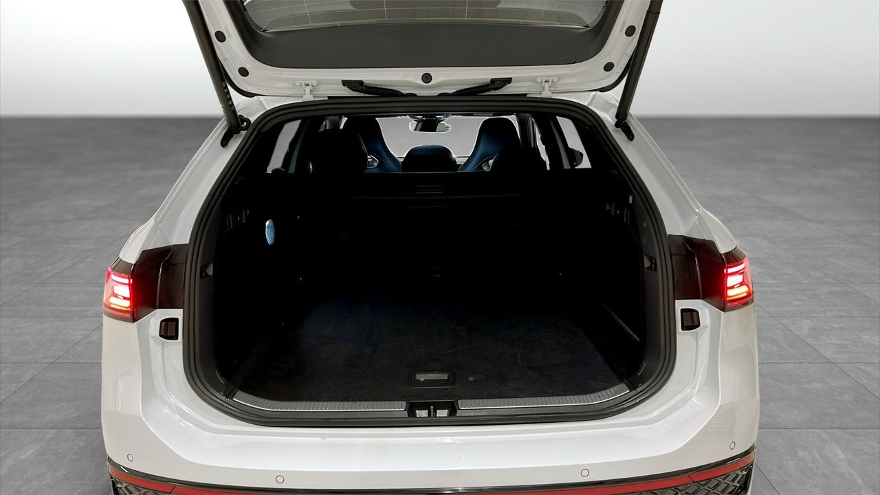 Volkswagen Passat Sportscombi 2.0 TDI DPF SCR 4Motion DSG Sekventiell, 193hk, 2025