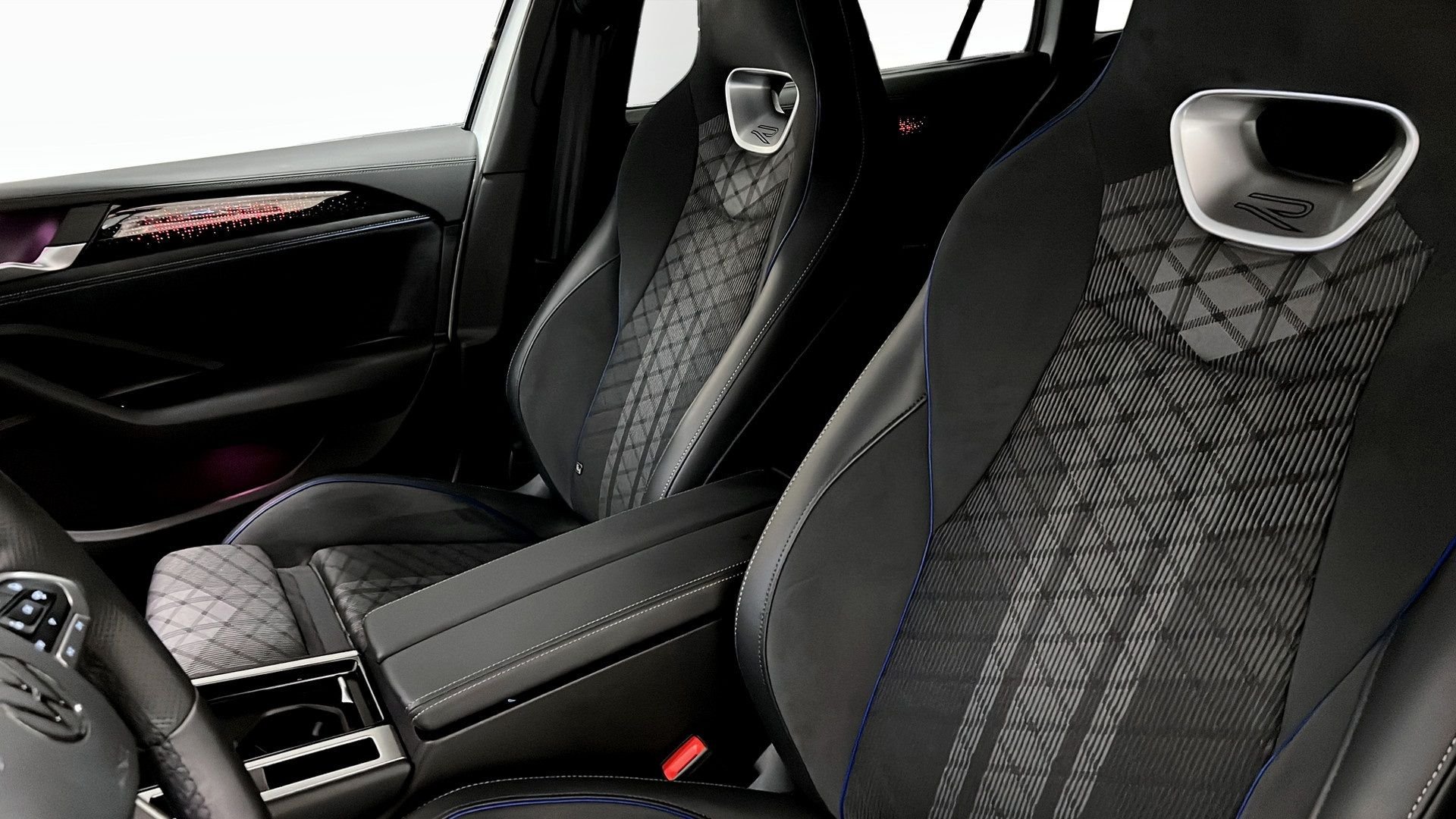 Volkswagen Passat Sportscombi 2.0 TDI DPF SCR 4Motion DSG Sekventiell, 193hk, 2025