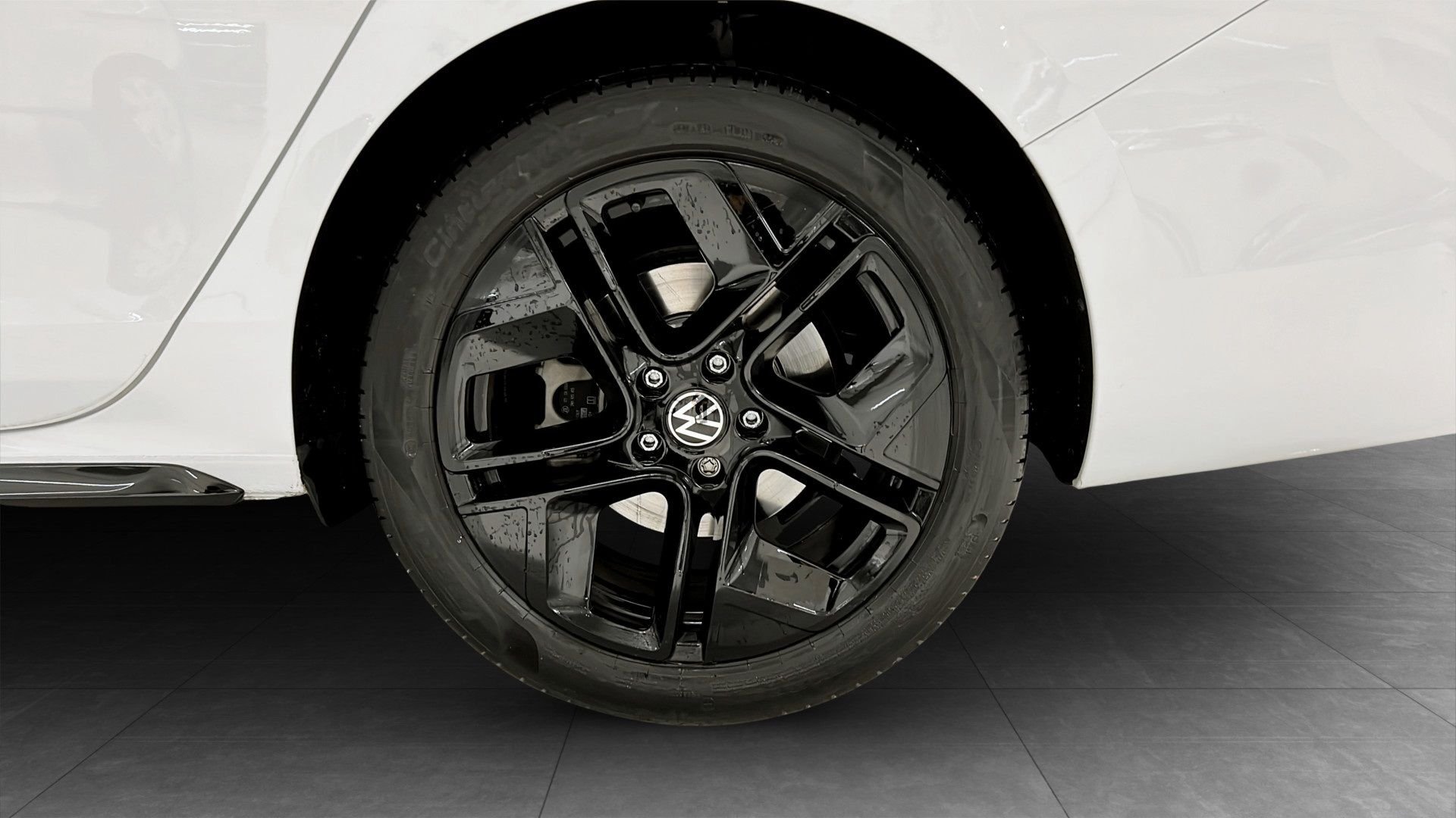 Volkswagen Passat Sportscombi 2.0 TDI DPF SCR 4Motion DSG Sekventiell, 193hk, 2025