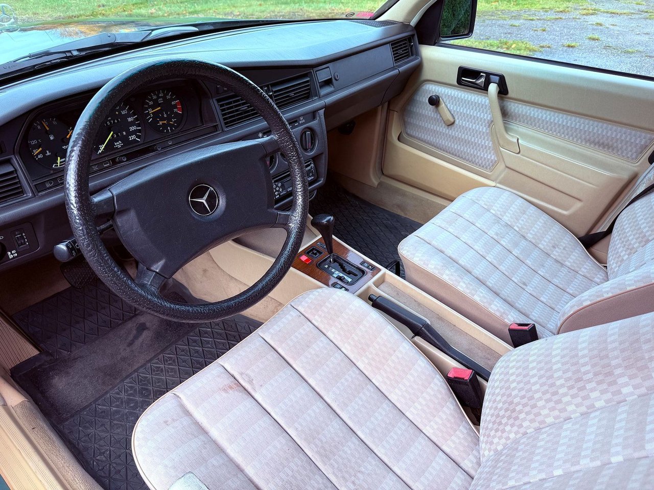Mercedes-Benz 190 E 4G-Tronic, 118hk, 1989