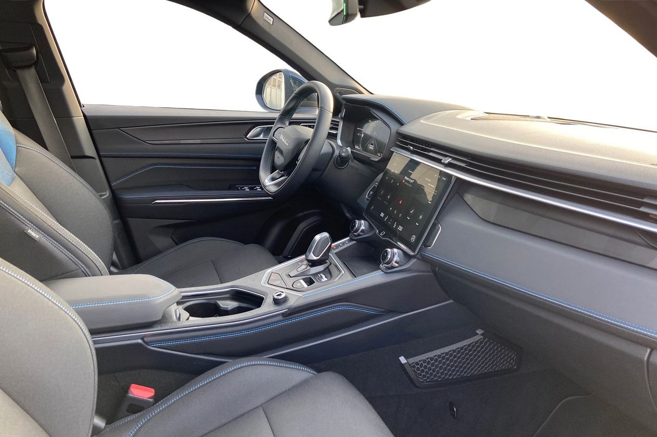 Lynk & Co 01 PHEV DCT, 261hp, 2023