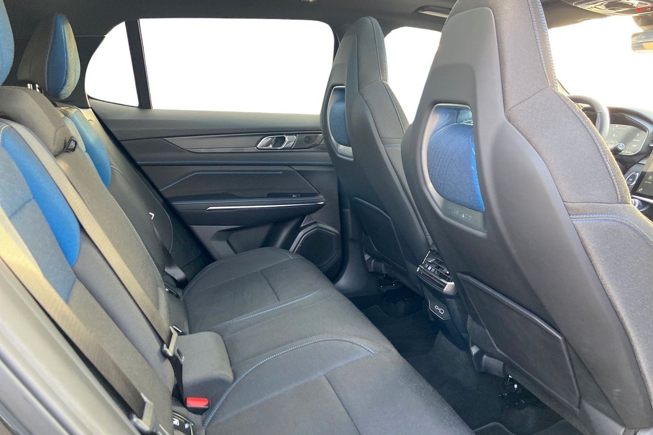 Lynk & Co 01 PHEV DCT, 261hp, 2023