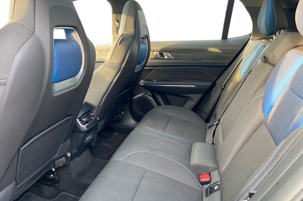 Lynk & Co 01 PHEV DCT, 261hp, 2023