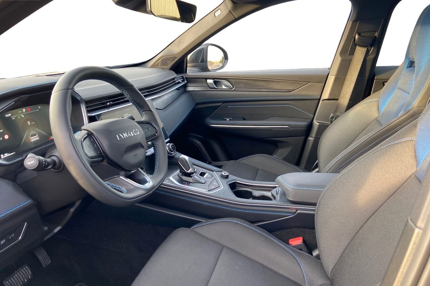 Lynk & Co 01 PHEV DCT, 261hp, 2023