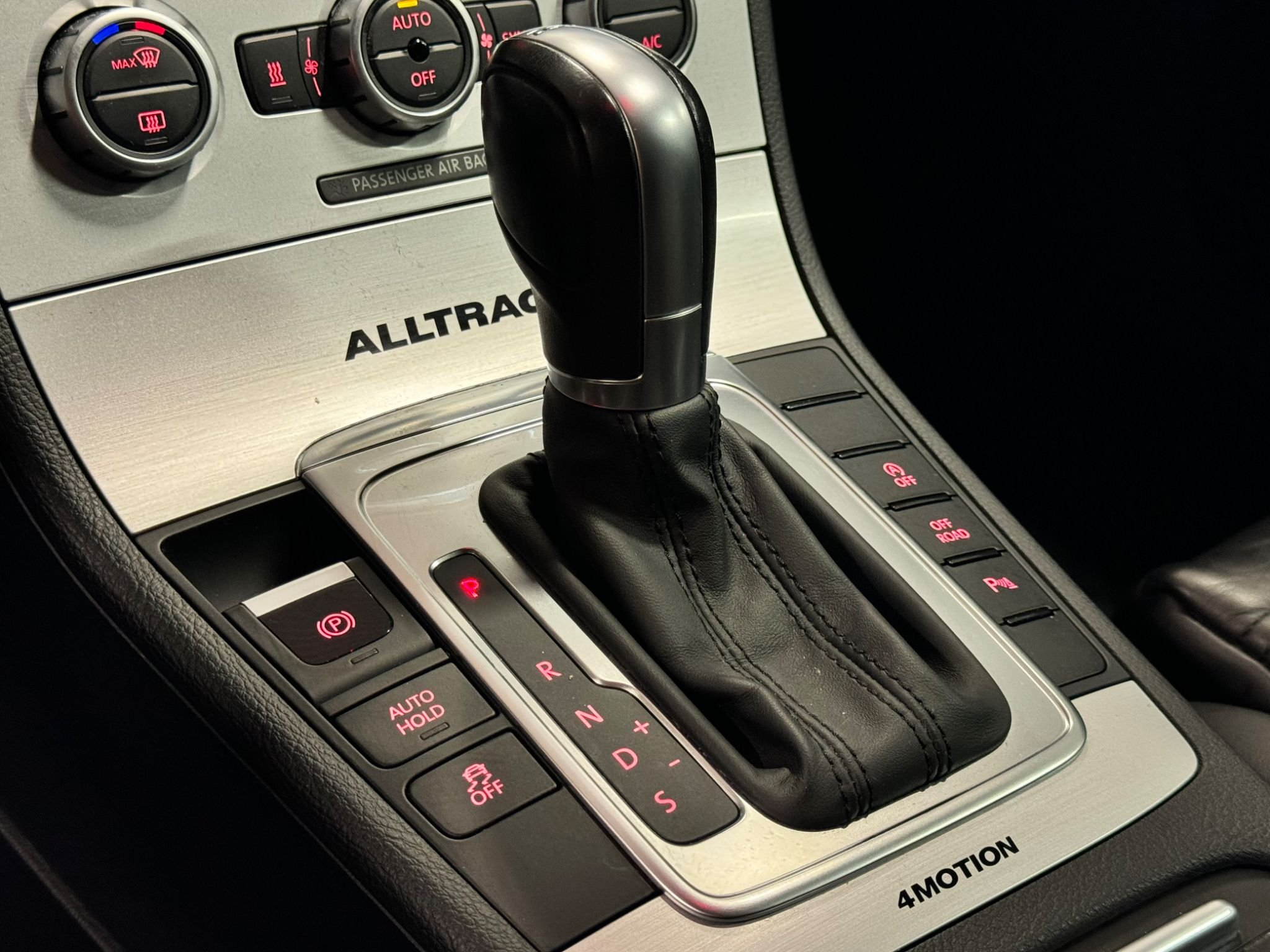 Volkswagen Passat Alltrack 2.0 TDI DPF BMT 4Motion DSG Sekventiell, 177hk, 2015