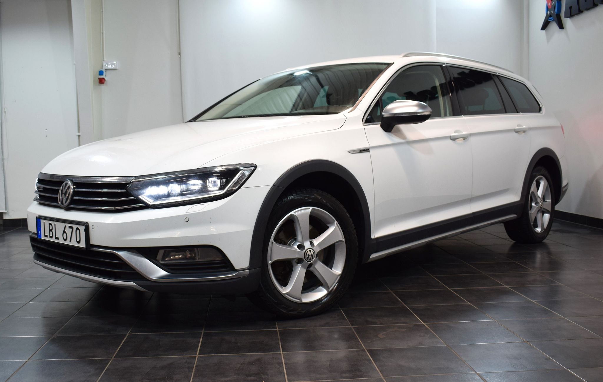 Volkswagen Passat Alltrack 2.0 TDI DPF SCR BMT 4Motion DSG Sekventiell, 190hk, 2016